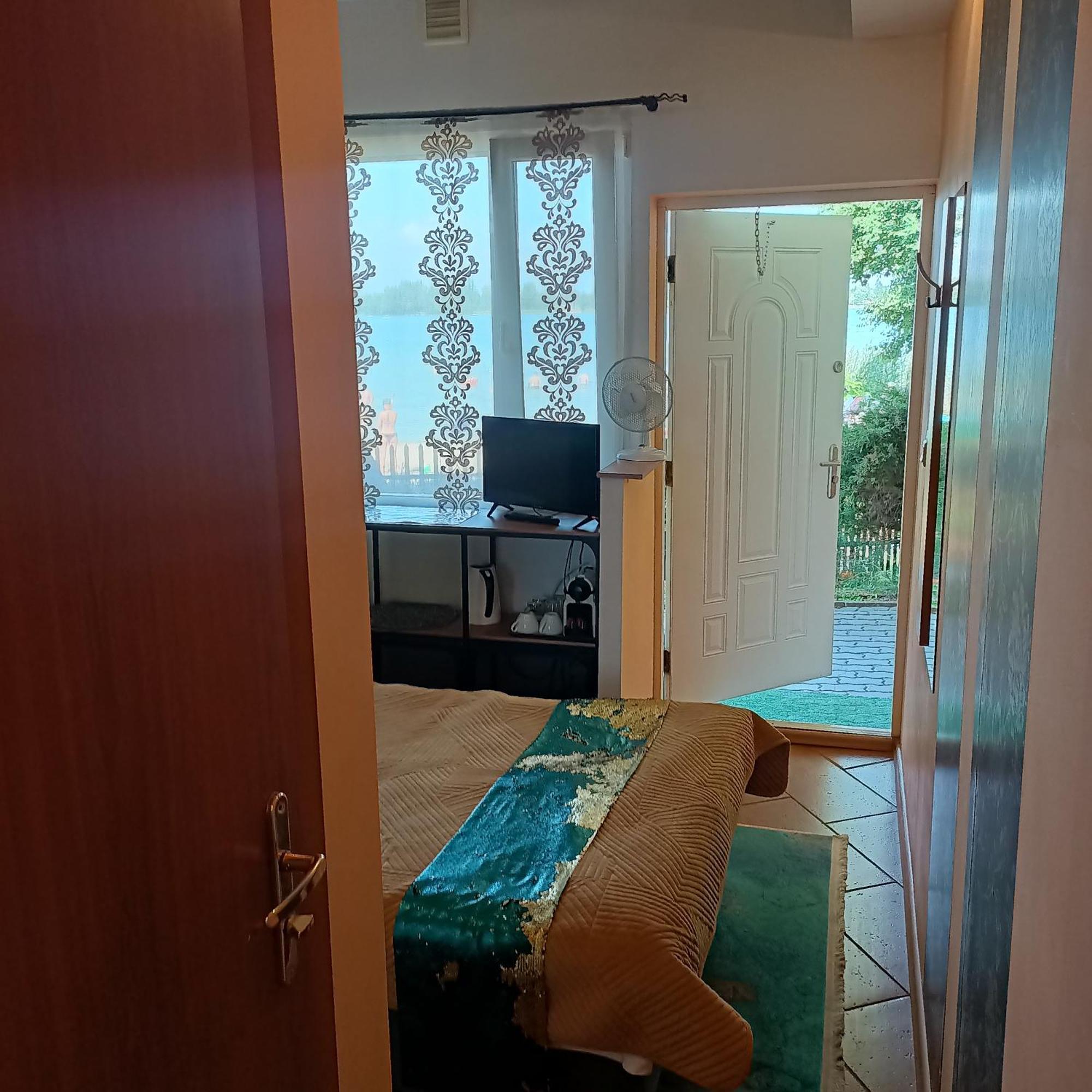 "Vanilla" Pokoje I Apartamenty Nad Brzegiem Jeziora Окунинка Экстерьер фото