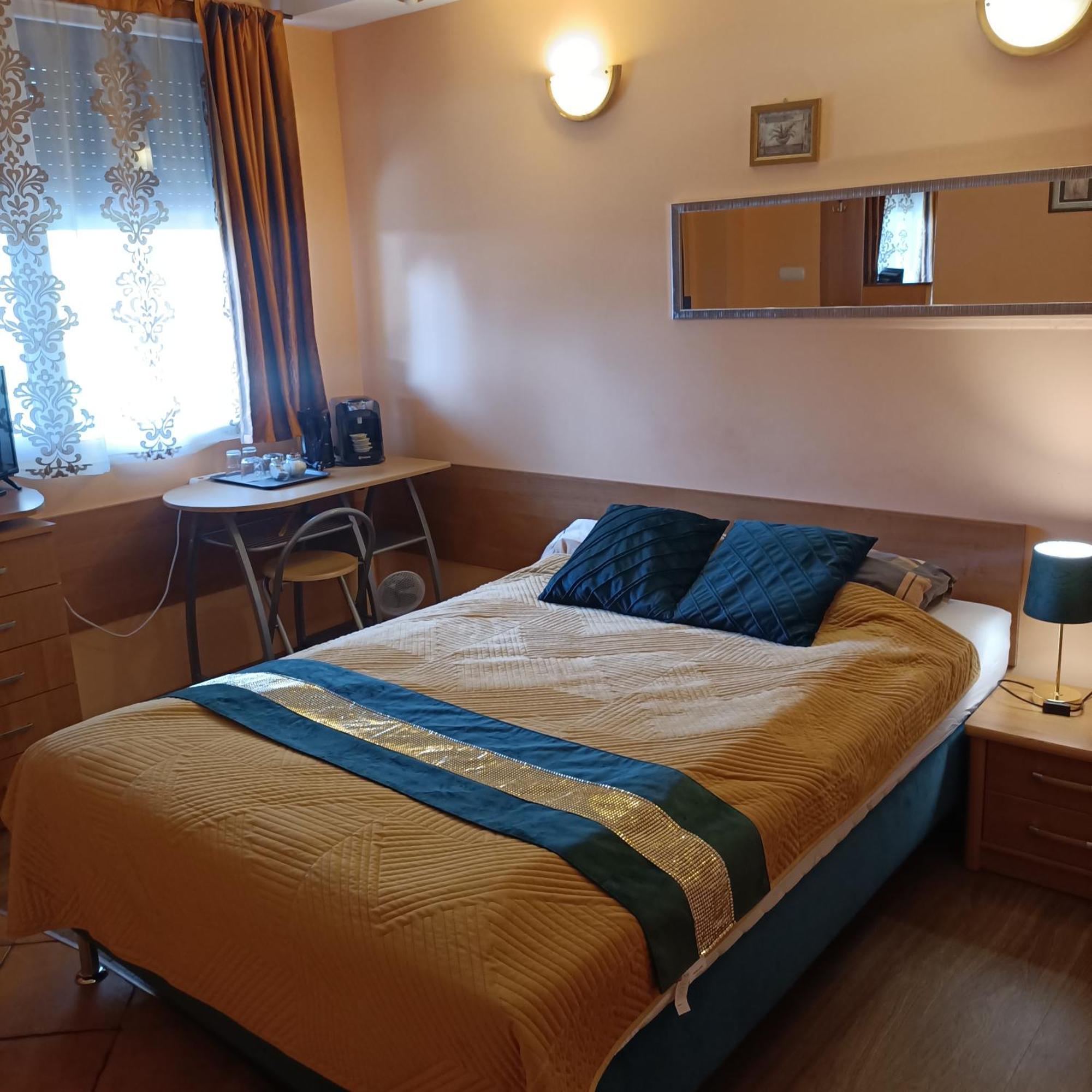 "Vanilla" Pokoje I Apartamenty Nad Brzegiem Jeziora Окунинка Экстерьер фото