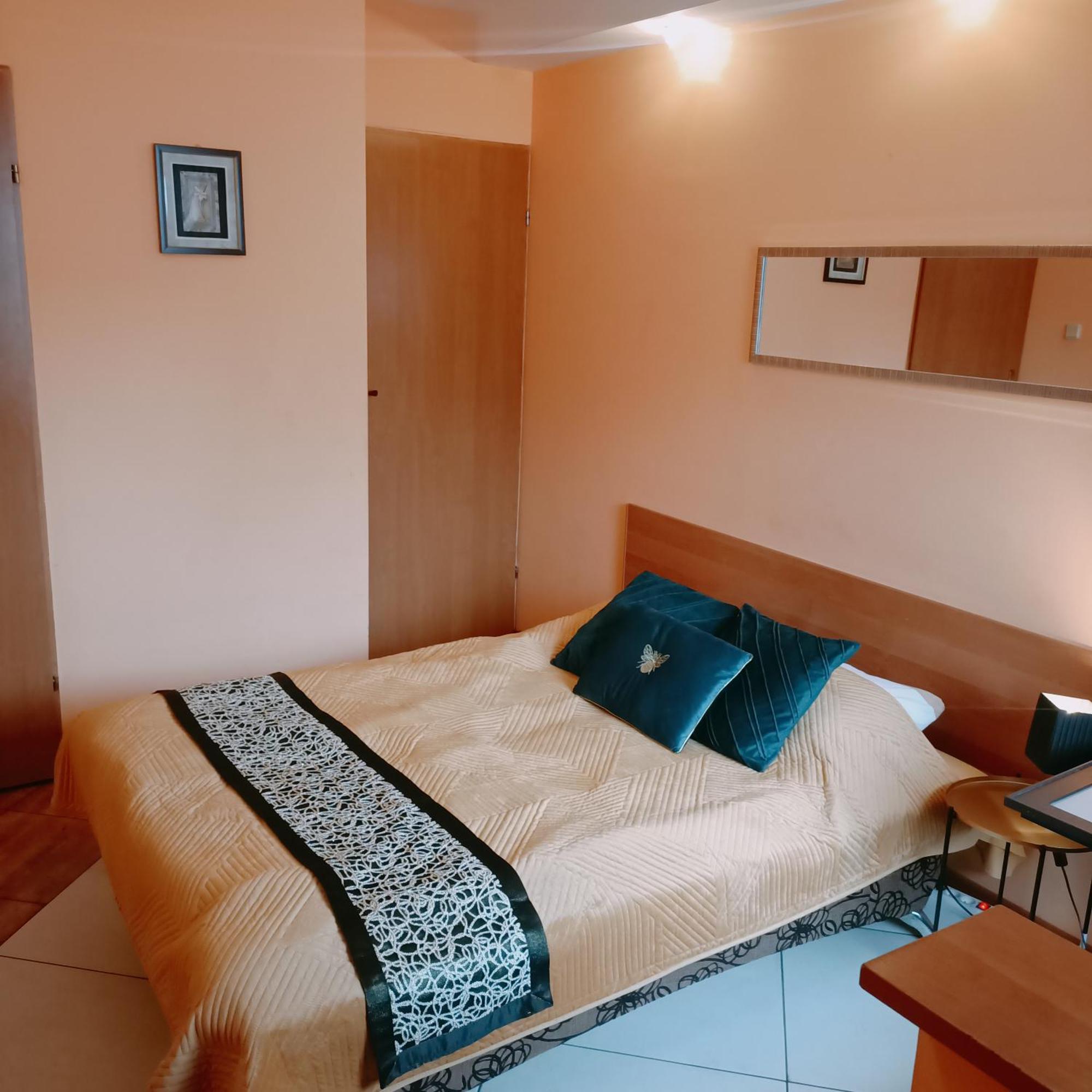 "Vanilla" Pokoje I Apartamenty Nad Brzegiem Jeziora Окунинка Экстерьер фото